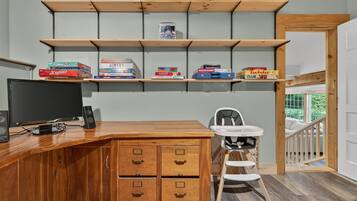 House | 4 bedrooms, high-speed internet