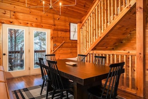 House | 4 bedrooms, Internet - Mtn Retreat Movie Theater Arcade Hot Tub Slps 10 (McGaheysville)