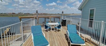 Canal Views Pool 2 Min to Beach Fishing Pier
