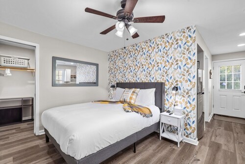 Downtown Kimmswick Studio Newly Renovated