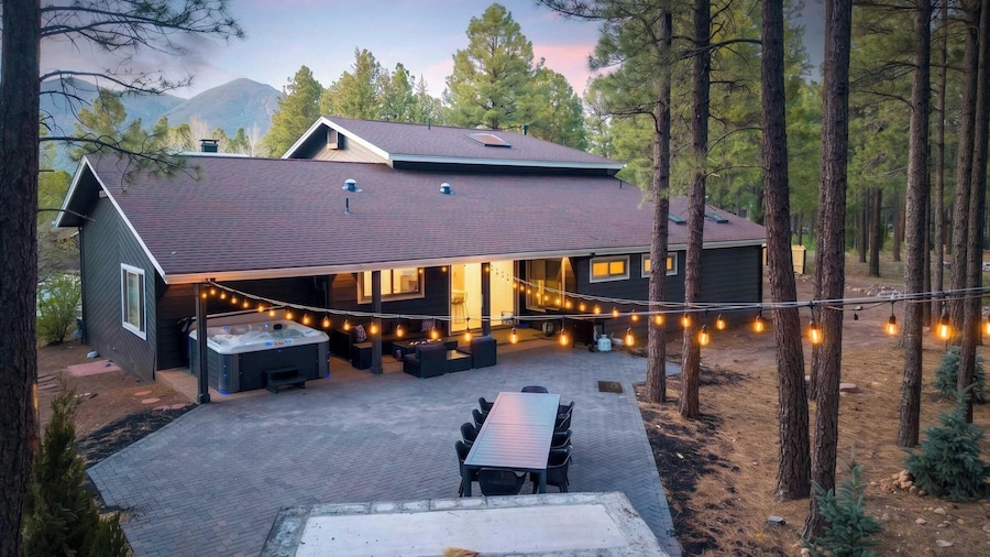 Family-friendly Getaway Hot Tub View EV Chrg