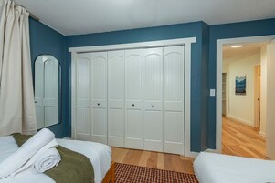 House | 4 bedrooms, high-speed internet