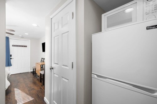 Downtown Kimmswick Studio Renovated Prime Location