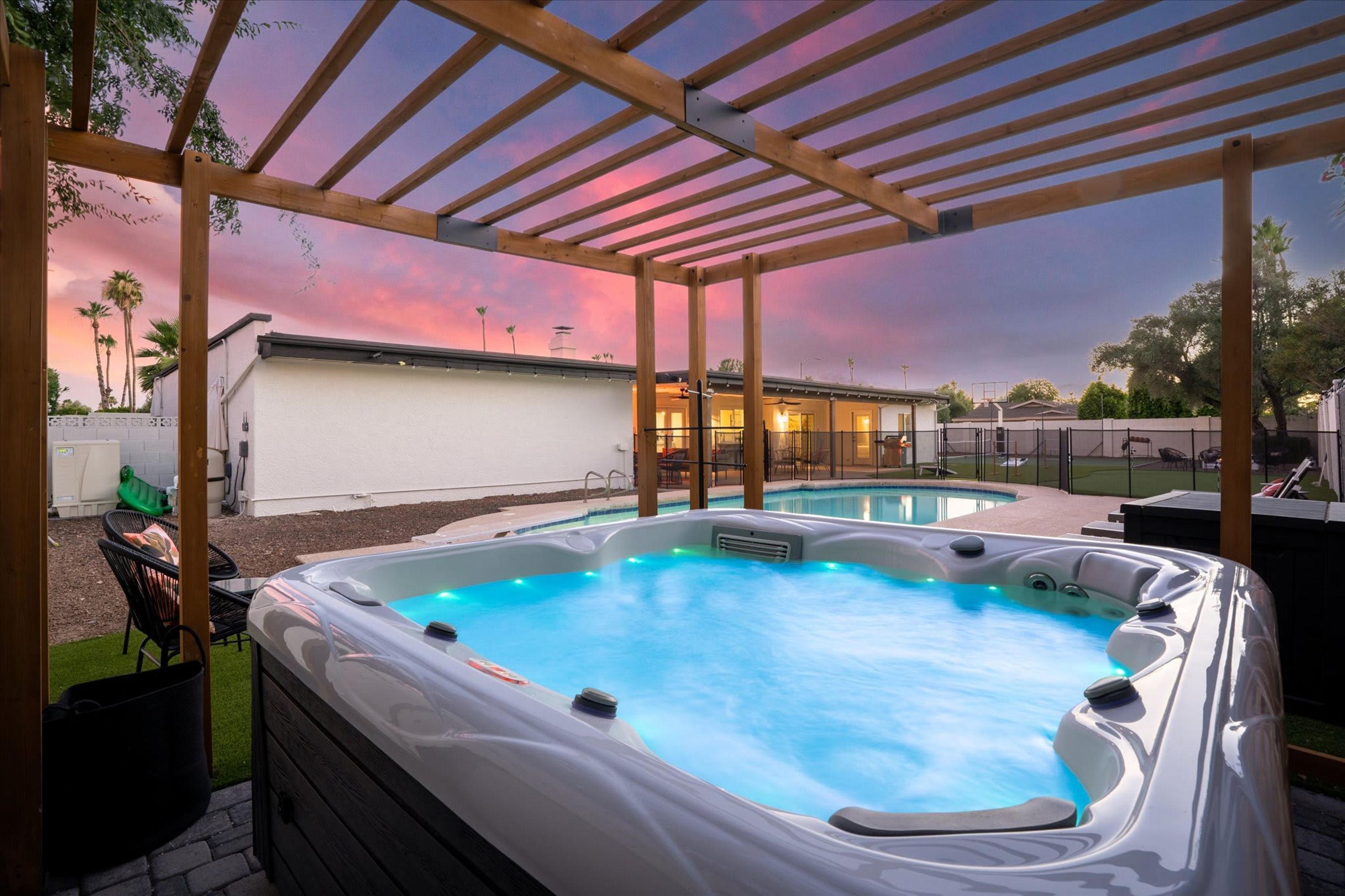 House | 5 bedrooms, high-speed internet