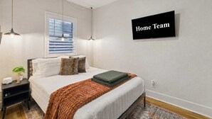 House - The Glow-up House Pool Spa Glam Room (Phoenix)