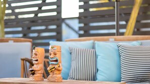 House - The Glow-up House Pool Spa Glam Room (Phoenix)