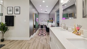 House - The Glow-up House Pool Spa Glam Room (Phoenix)