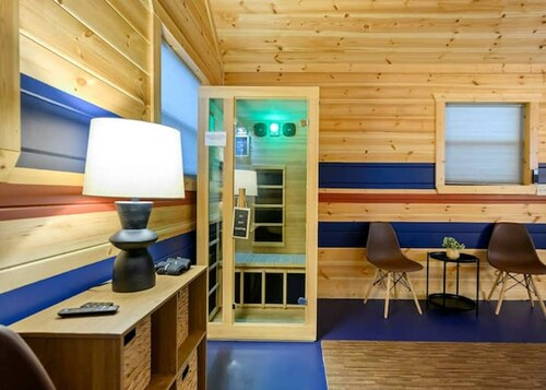 Retro Retreat Stargazing Dome Sauna Hot Tub