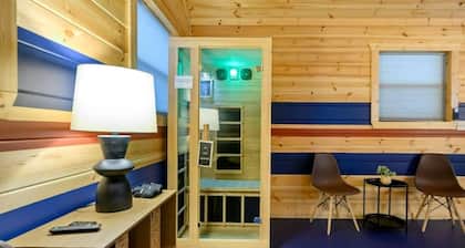 Retro Retreat Stargazing Dome Sauna Hot Tub