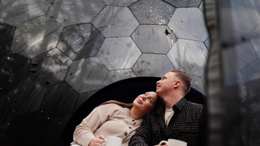 Retro Retreat Stargazing Dome Sauna Hot Tub