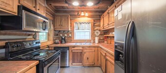 2 Cabins on Private Pond Sleeps 30 Sauna Hot Tub
