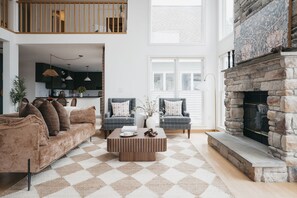 House | 5 bedrooms, high-speed internet - Luxury Lakeview Estate w Indoor Pool Golf Sim (Ithaca)
