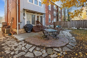 House | 3 bedrooms, high-speed internet - Walk to Forest Park Fire Pit Porch Swing (St. Louis)