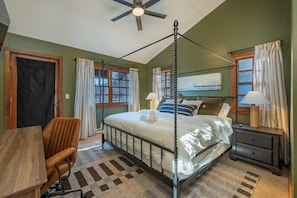 House | 4 bedrooms, Internet - Min to Hatley Mountain Views-hot Tub-game Room (Mars Hill)