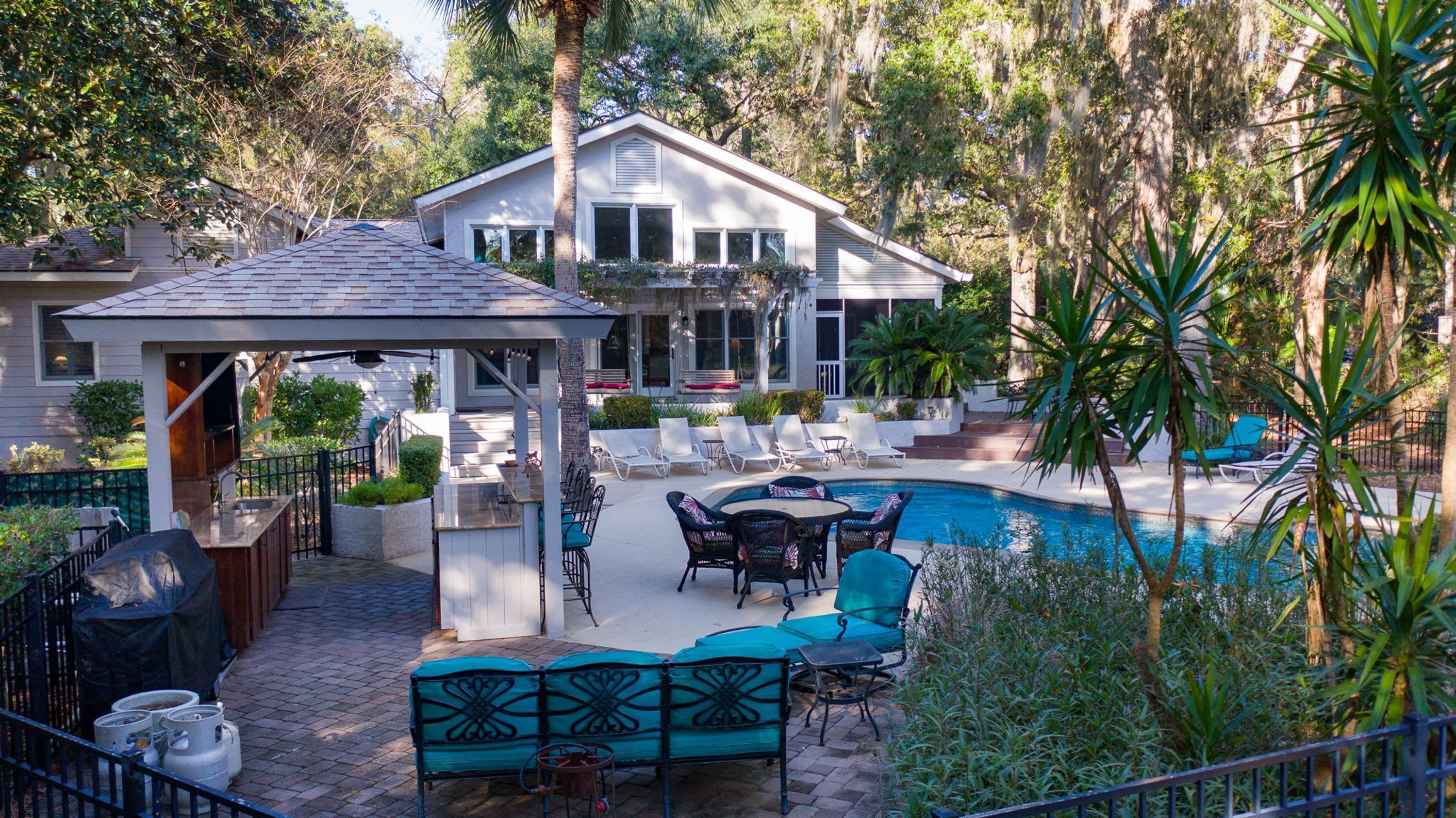 House | 5 bedrooms, high-speed internet
