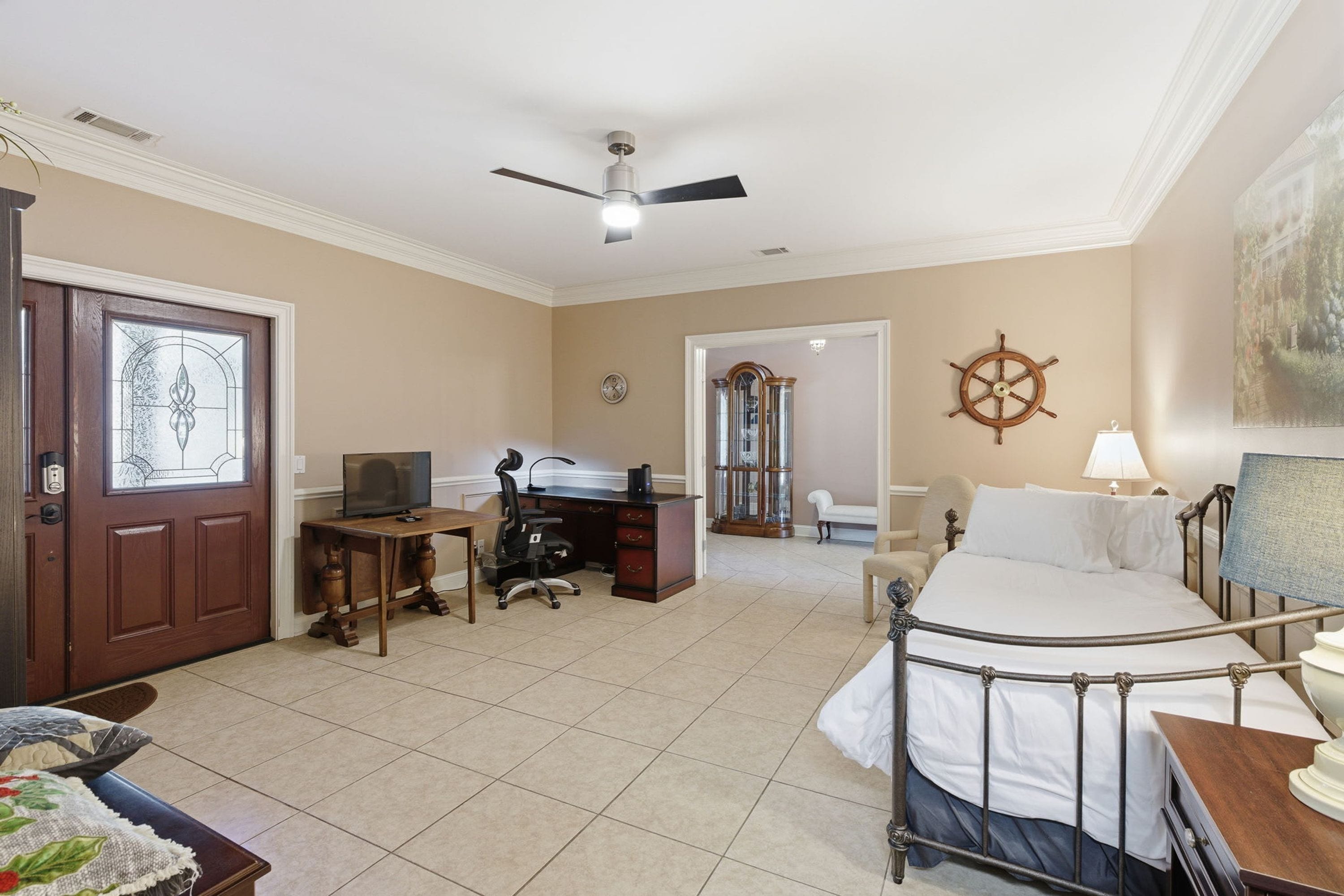House | 5 bedrooms, high-speed internet