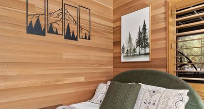 NEW Black Butte Ranch Sauna Hot Tub Kids Playroom