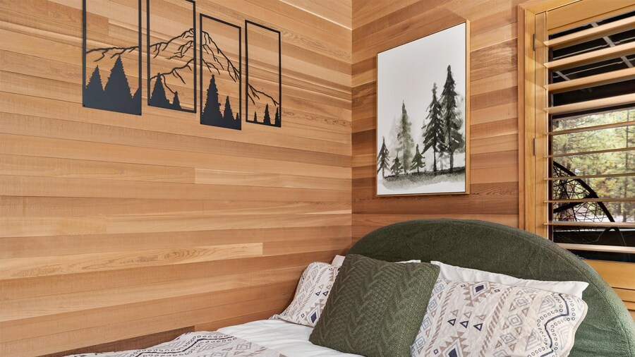 NEW Black Butte Ranch Sauna Hot Tub Kids Playroom