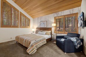 Unclassified image, 4 of 69, button - NEW Black Butte Ranch Sauna Hot Tub Kids Playroom (Sisters)