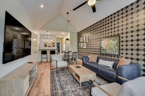Ảnh chưa phân loại, 3 trong số 31 ảnh, nút