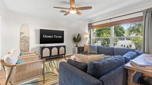 House - 4 Minutes to Beach Pool Hot Tub Game Room (Seminole)