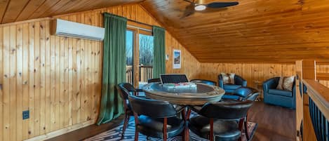 House | 6 bedrooms, high-speed internet