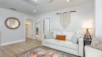 House | 3 bedrooms, high-speed internet