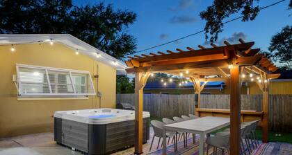 Sleeps 10 Pool Hot Tub Sport Court Pool Table