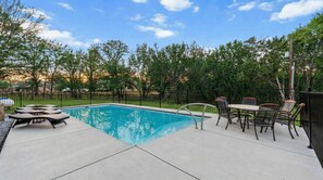Unclassified image, 4 of 95, button - The Cove Heated Pool Hot Tub Lake Access (Denton)