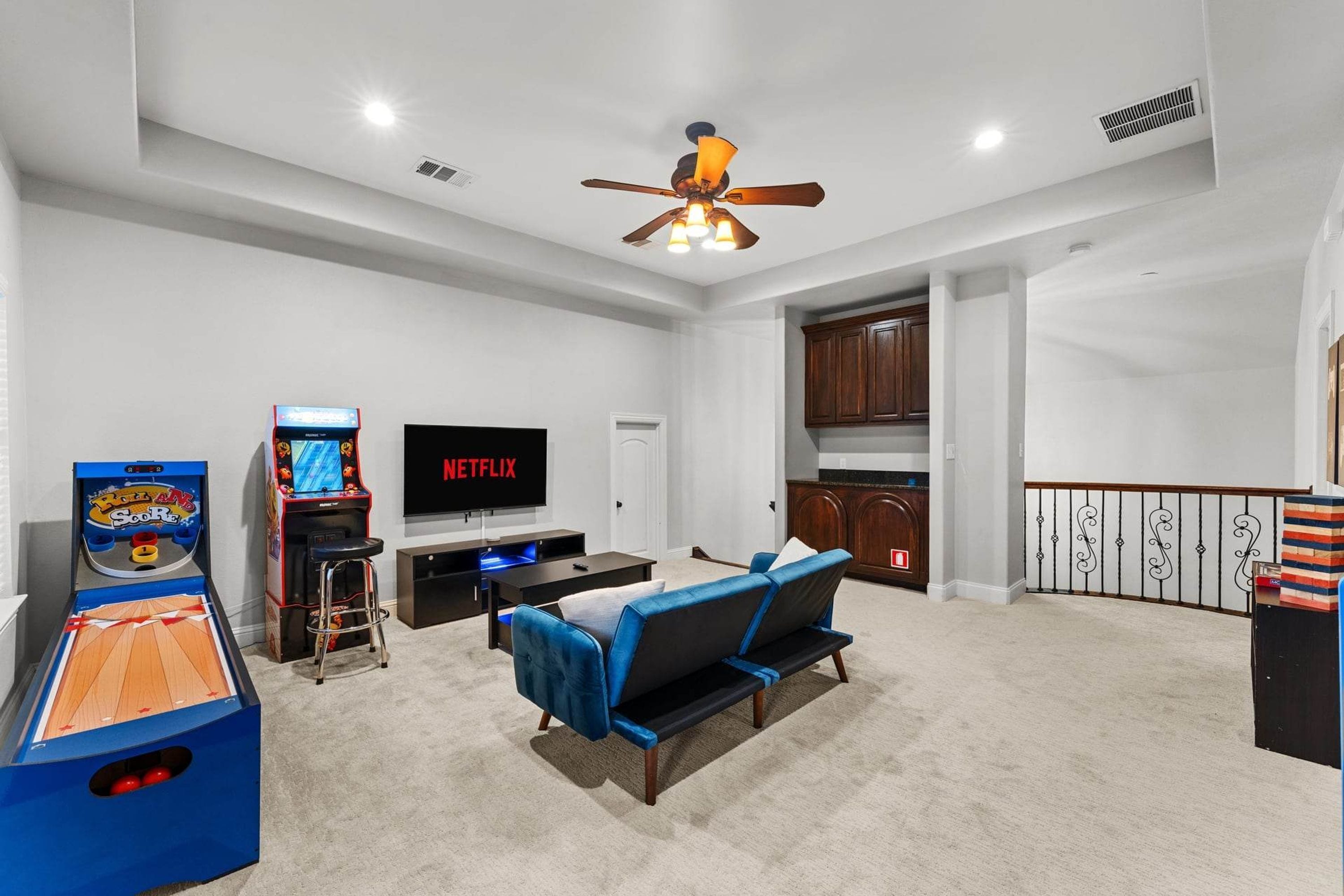 House | 6 bedrooms, high-speed internet