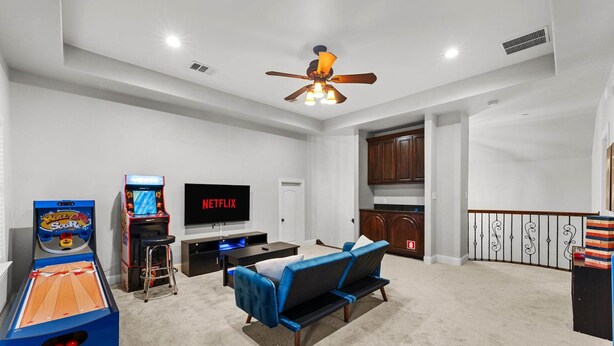 6 bedrooms, high-speed internet - The Cove Heated Pool Hot Tub Lake Access (Denton)