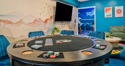 Sleeps 14 Pool Hot Tub Sauna Pickleball Arcade