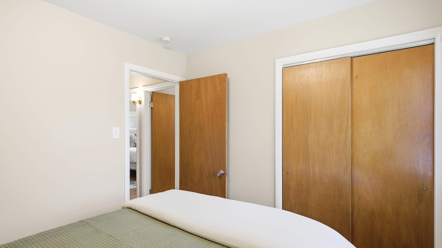 Modern Home Sleeps 6 Near Downtown Mizzou