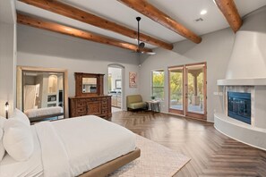 Room - Cave Creek Luxe 5BR w Casita Pool Views (Cave Creek)