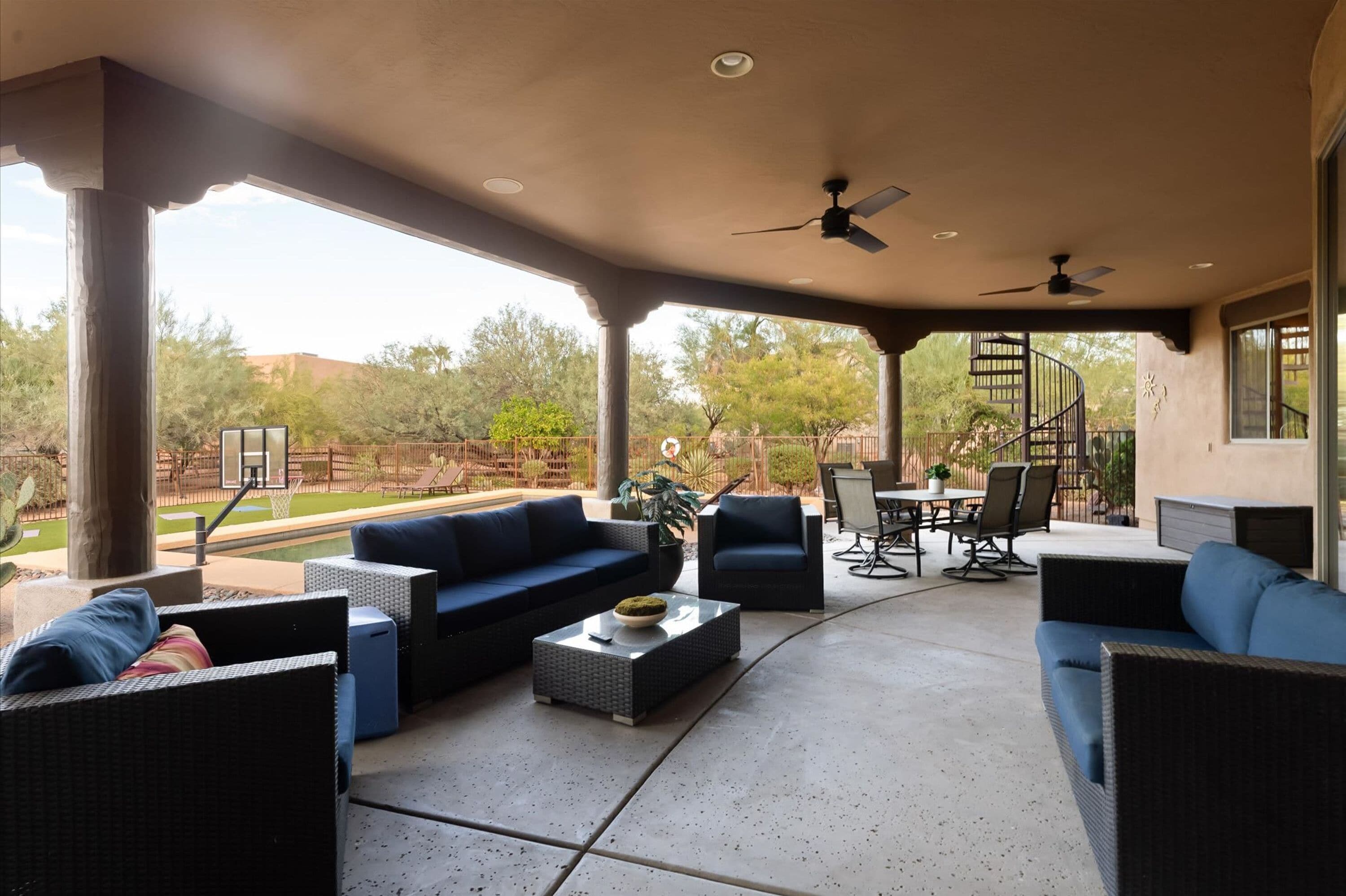 House | 5 bedrooms, high-speed internet