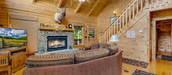 Mountain Views w Slide Hot Tub Game Room
