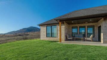 House | 3 bedrooms, high-speed internet