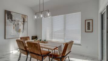 House | 3 bedrooms, high-speed internet