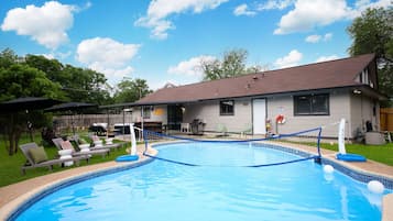 4 bedrooms, high-speed internet