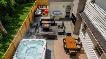 House | 5 bedrooms, high-speed internet