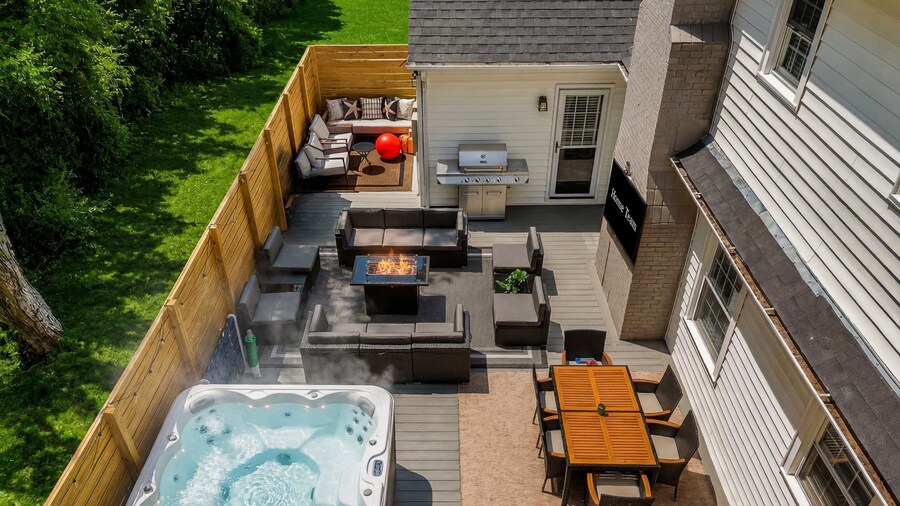 Rocky Mount Retreat Hot Tub Firepit Gameroom
