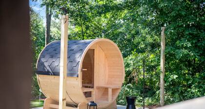 Sleeps 6 Sauna Hot Tub Putt Putt Dogs Welcome