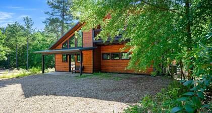 Sleeps 6 Sauna Hot Tub Putt Putt Dogs Welcome