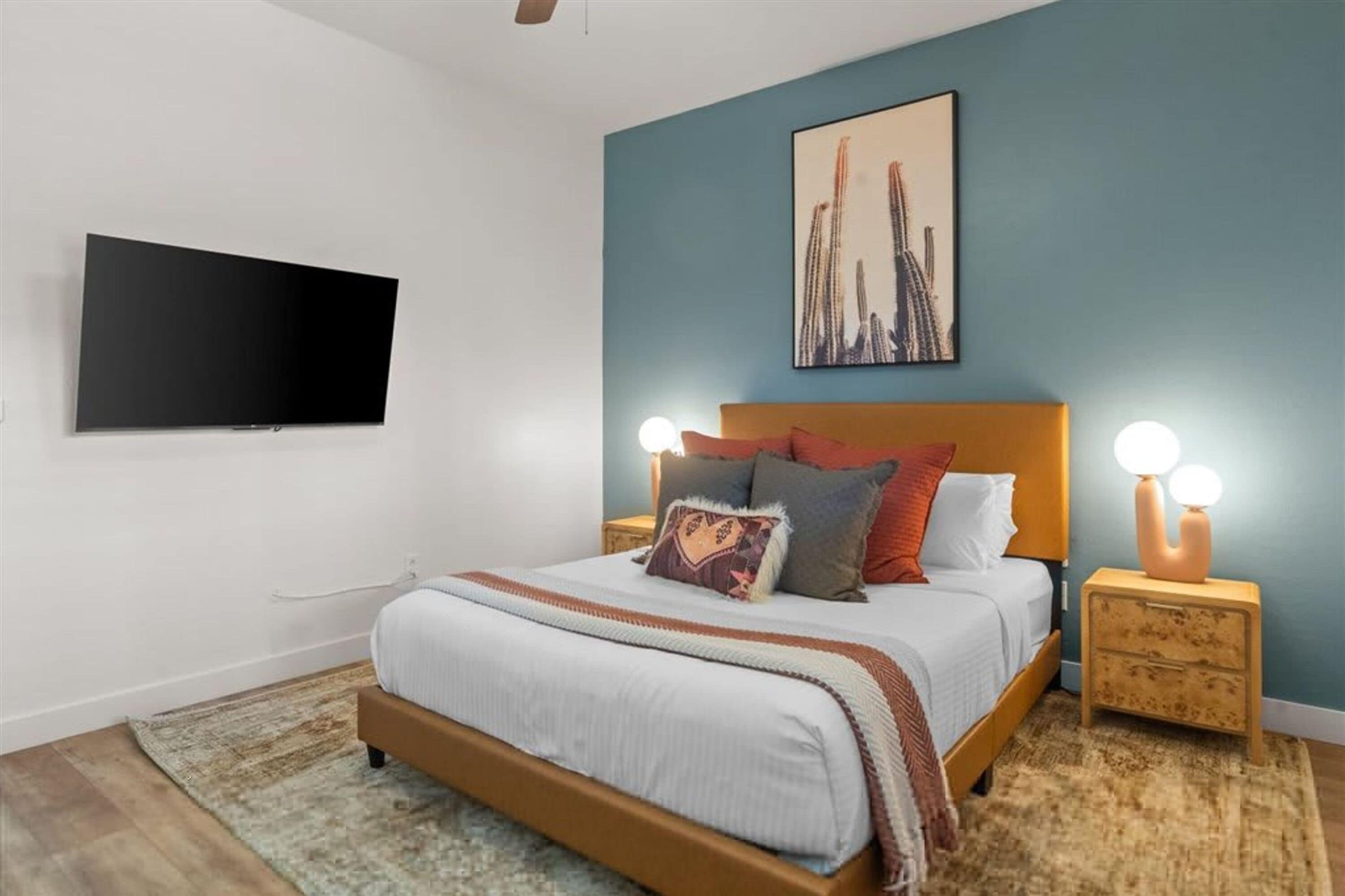 House | 5 bedrooms, high-speed internet