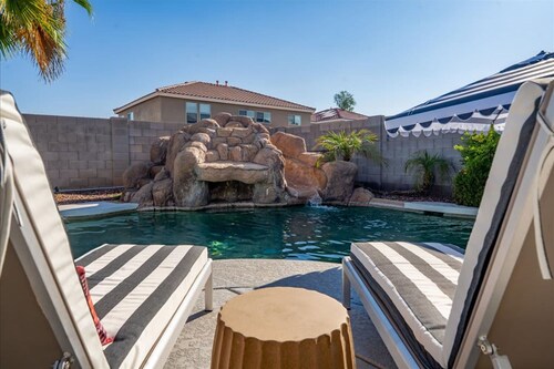 Water Slide Pool Basketball Court Sleeps 16