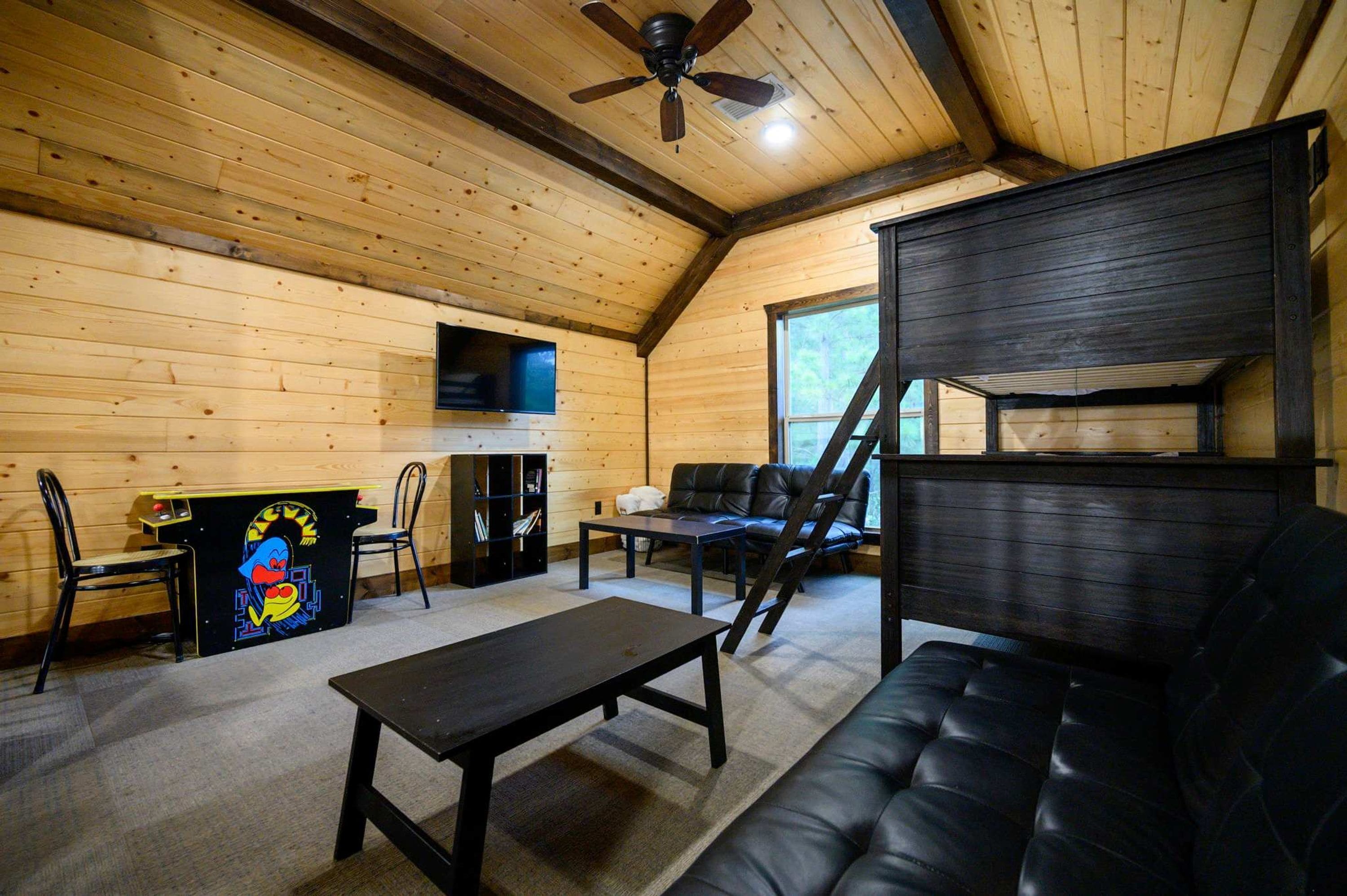House | 5 bedrooms, high-speed internet