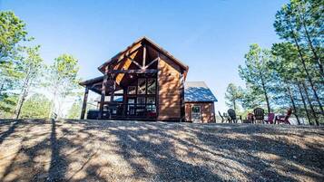 House | 5 bedrooms, high-speed internet