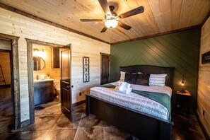 House | 5 bedrooms, Internet - Sleeps 13 Hot Tub Arcade Firepit Games (Broken Bow)