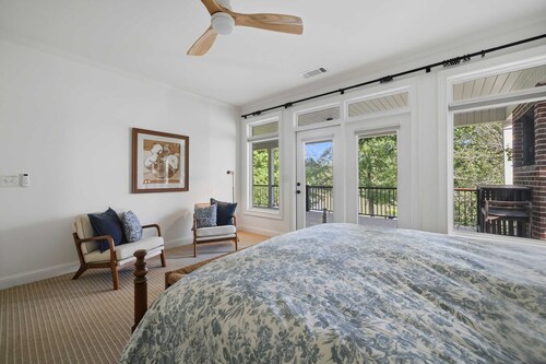 The Sinclair House Private Lake Retreat