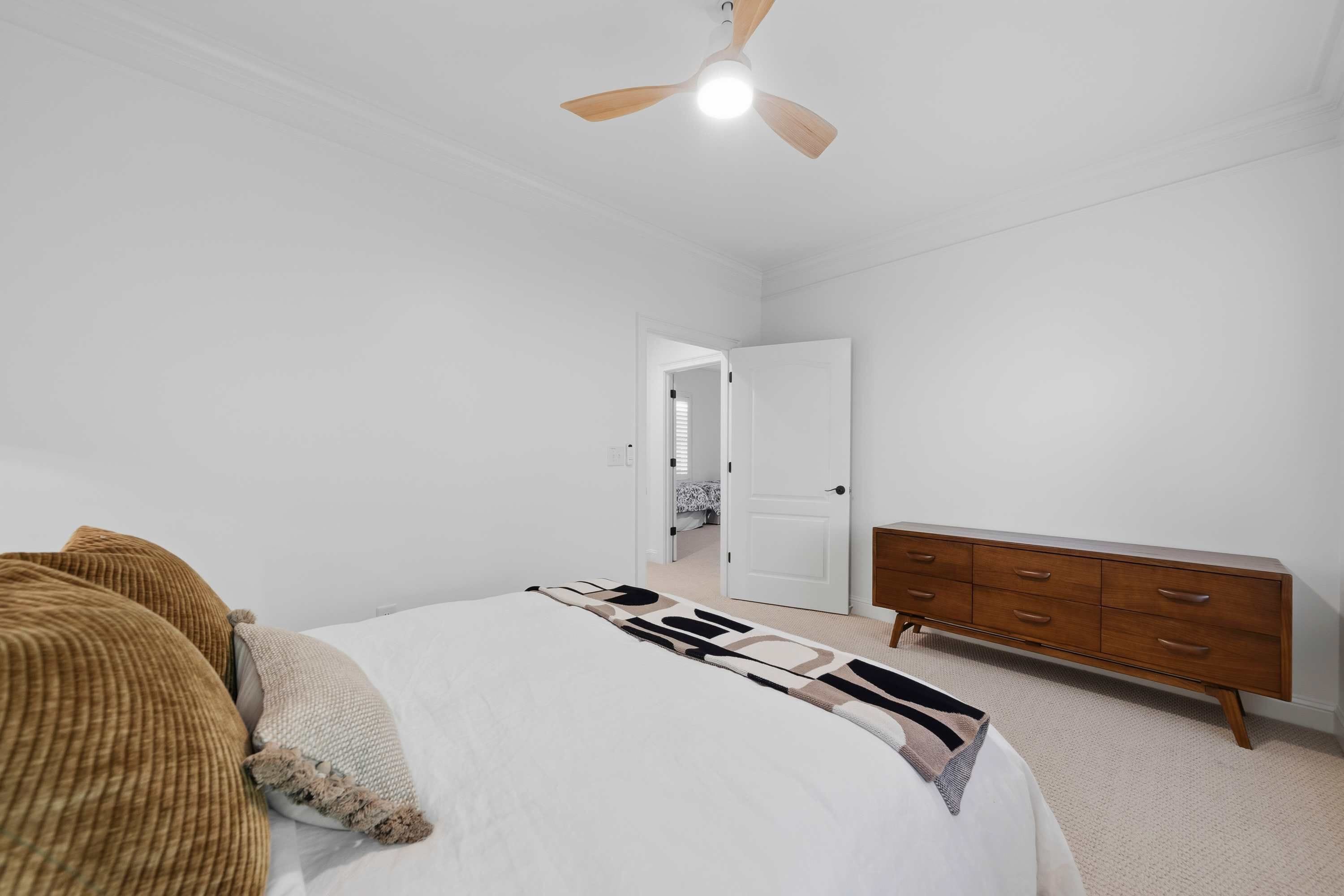 House | 5 bedrooms, high-speed internet